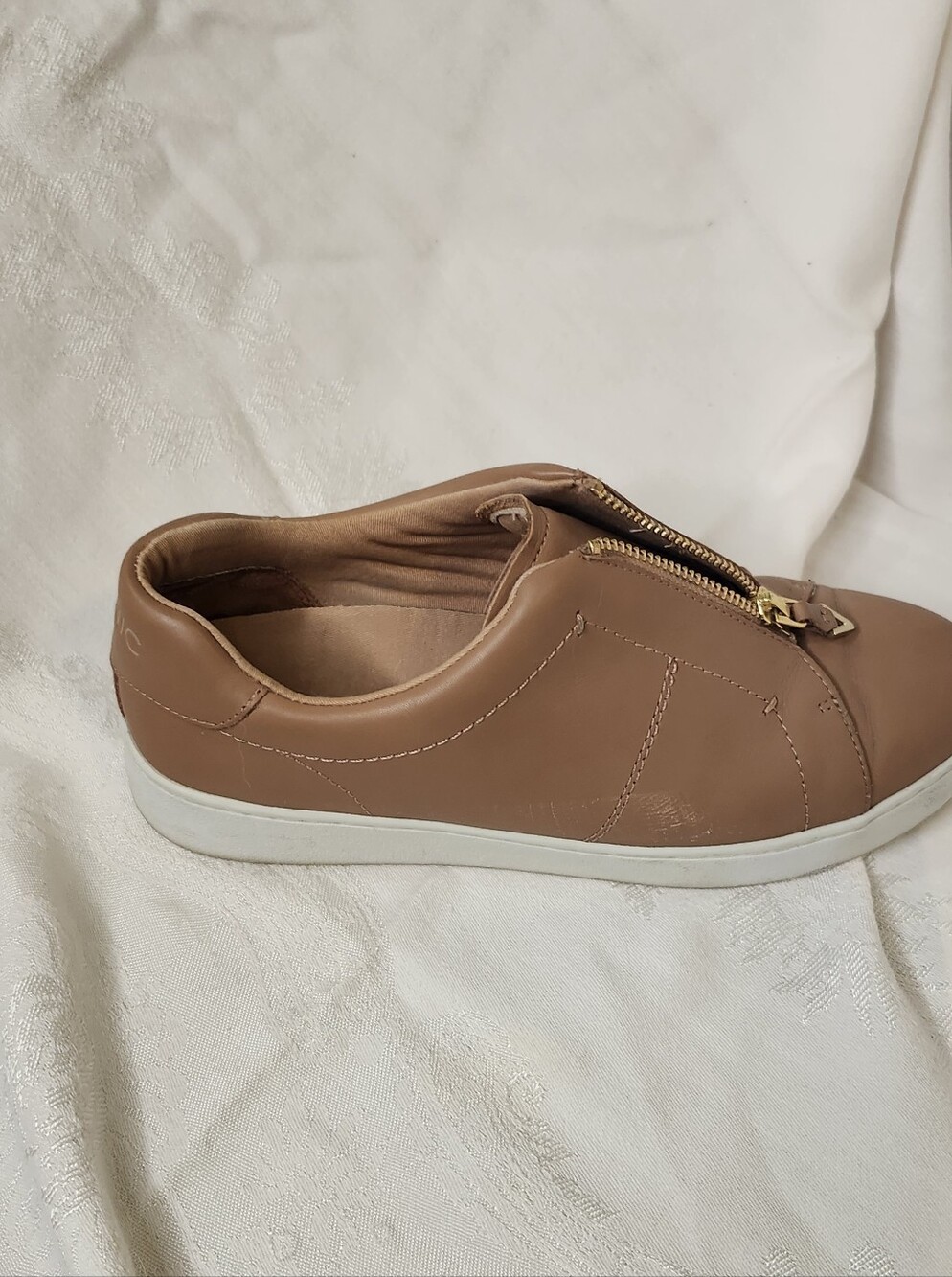 Vionic Women's Tan Zip-Front Casual Boat Shoes